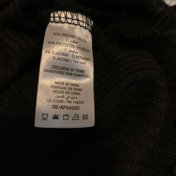 *SOLD* Ardene Off-Shoulder Longsleeve Blouse - Picture 4 of 5